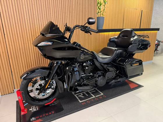 HARLEY-DAVIDSON ROAD GLIDE 